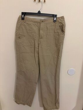 Women’s Columbia Khaki Pants - Classic Straight Fit